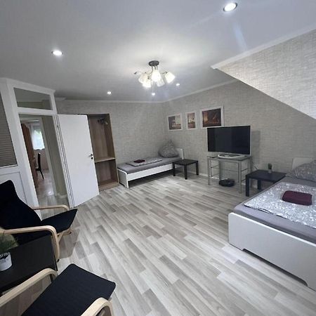 Zentral Gelegenes Apartment In Moenchengladbach Mit W-Lan Exterior foto