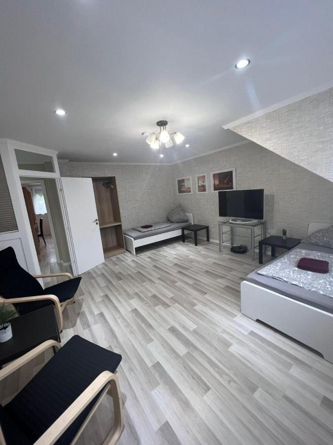 Zentral Gelegenes Apartment In Moenchengladbach Mit W-Lan Exterior foto